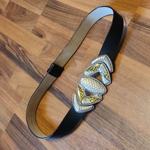 Chico's Black Leather Silver Snakeskin Embossed Clasp Buckle Adjustable Belt S/M - Picture 4 of 12